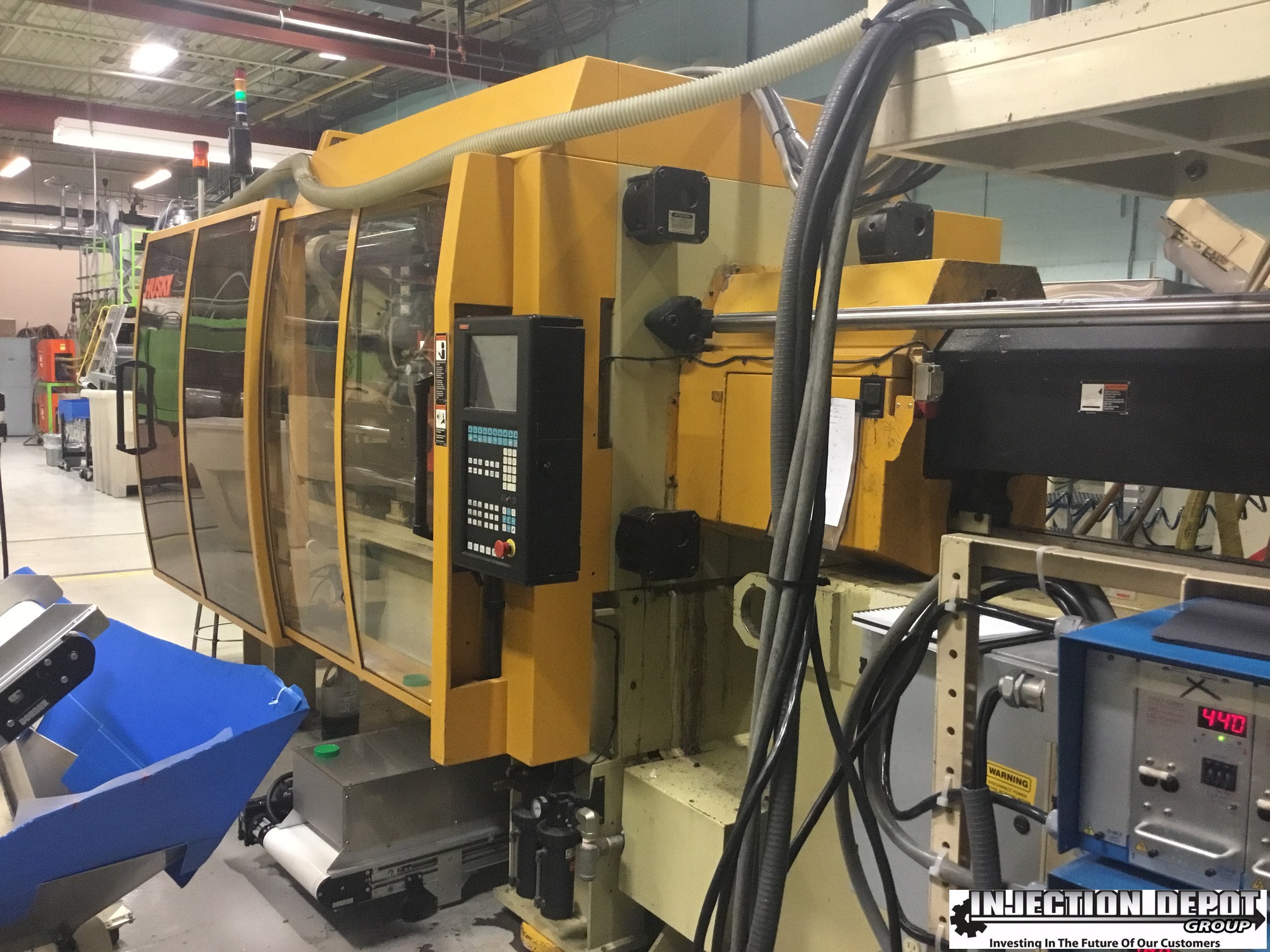 1999 HUSKY G300 RS85/70 Horizontal Injection Moulding Machines | INJECTION DEPOT GROUP